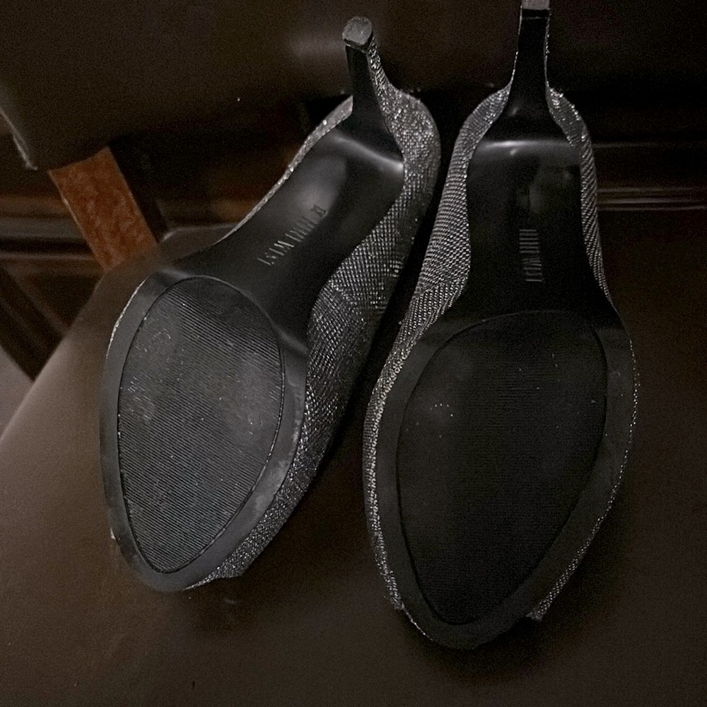 Heels - Picture 2 of 4